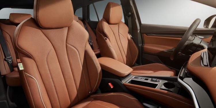 Skoda Enyaq iV revelado com 510km de autonomia sem emissões! 76