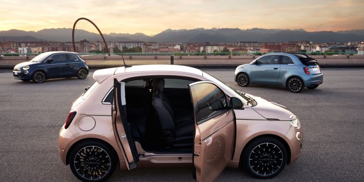 Presidente da Marca Fiat, apresenta em estreia mundial o Novo 500 3+1 14