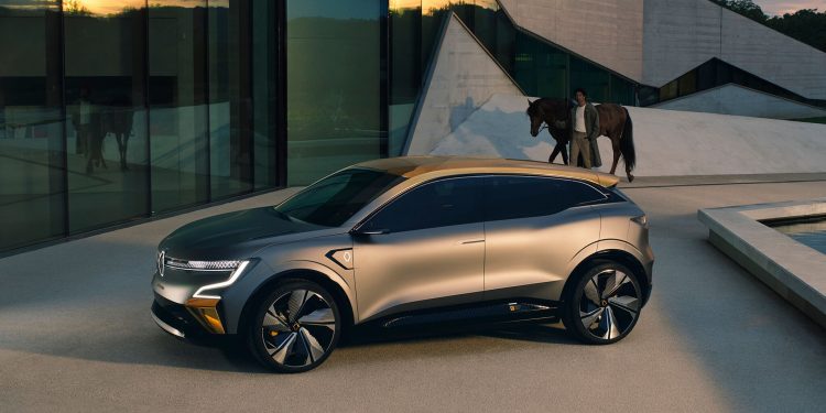 Show-car Renault MÉGANE eVISION 13