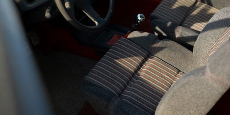 Restauro de Peugeot 205 GTi com “L’Aventure Peugeot” 27