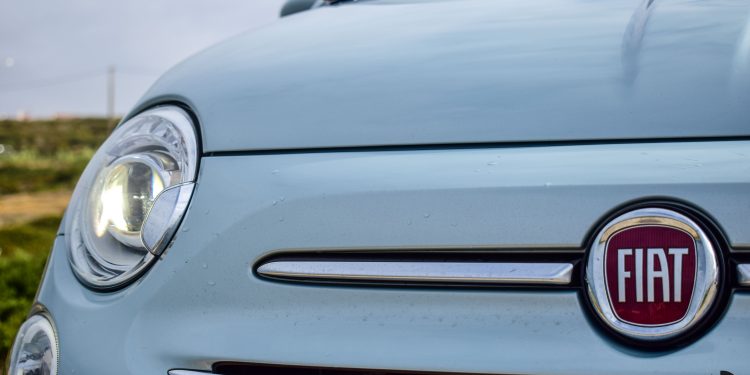 FIAT 500C Hybrid: Um ícone eletrizante! 45