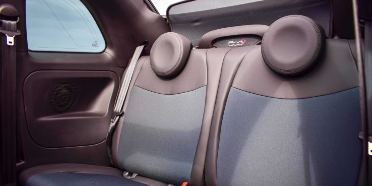 FIAT 500C Hybrid: Um ícone eletrizante! 40