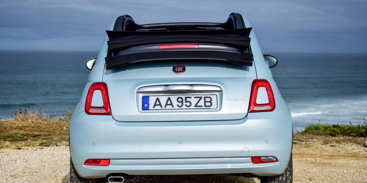 FIAT 500C Hybrid: Um ícone eletrizante! 39