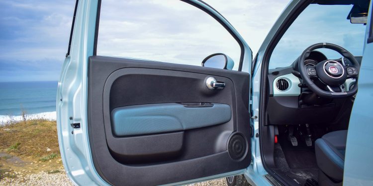 FIAT 500C Hybrid: Um ícone eletrizante! 38