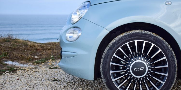 FIAT 500C Hybrid: Um ícone eletrizante! 51