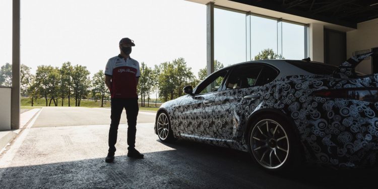 Pilotos de F1 da Alfa Romeo Racing ORLEN, Räikkönen e Giovinazzi, testam o novo Giulia GTA 13