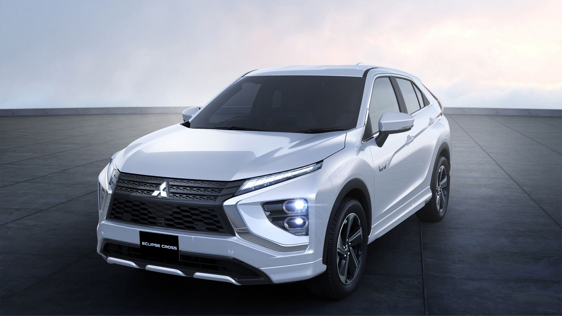 Mitsubishi Eclipse Cross recebe facelift e motorização PHEV! 16
