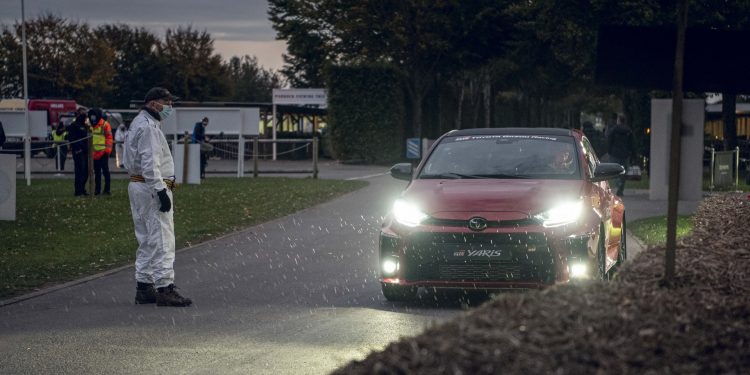 Toyota Yaris GR surge em Goodwood num Rally Legends! 26