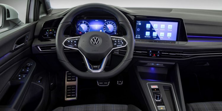 Novo Volkswagen Golf GTE Hybrid plug-in 14