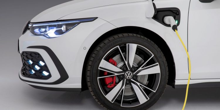 Novo Volkswagen Golf GTE Hybrid plug-in 15