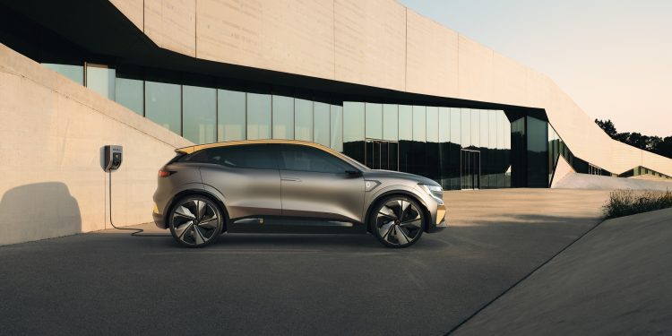 Show-car Renault MÉGANE eVISION 18