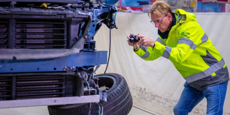 50 Anos – Volvo Car Accident Research Team 15