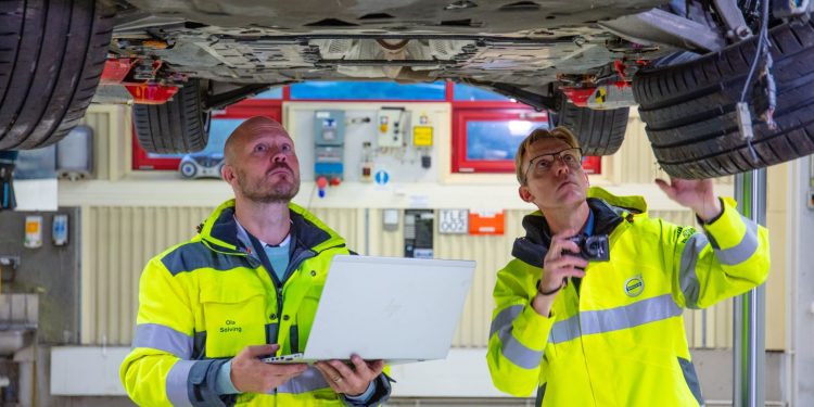 50 Anos – Volvo Car Accident Research Team 16