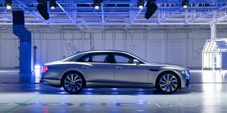 Bentley Motors define as linhas da estratégia Beyond100 16