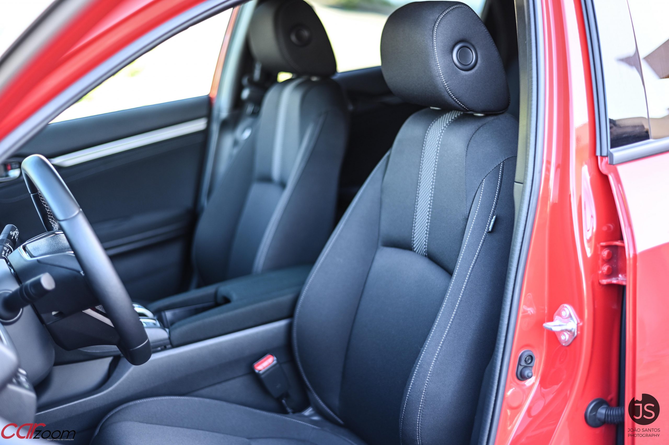 Honda Civic 1.0 VTEC Elegance: Satisfação de mãos dadas com a razão! 28