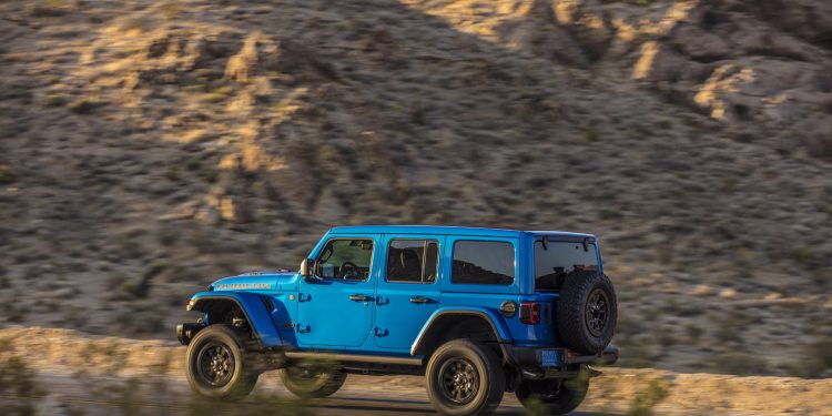 Jeep lança Wrangler Rubicon com motor HEMI V8! 60 Jeep lança Wrangler Rubicon com motor HEMI V8! 60