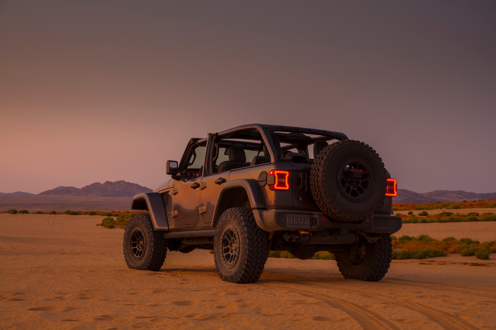 Jeep lança Wrangler Rubicon com motor HEMI V8! 18