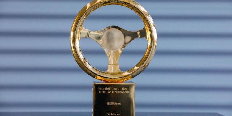 Opel Corsa-e conquista “Volante de Ouro 2020” 15