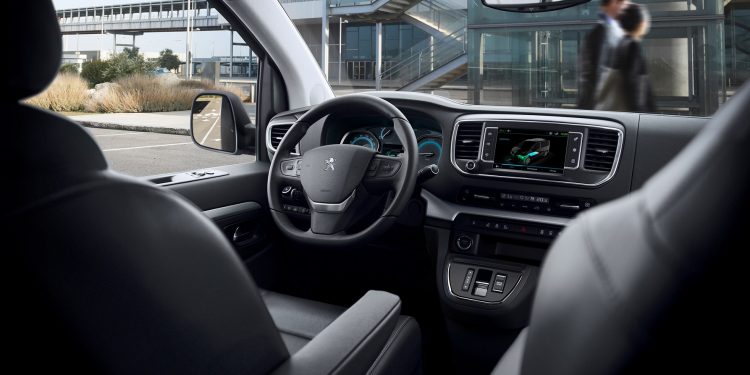 PEUGEOT e-TRAVELLER já está disponível em Portugal 13