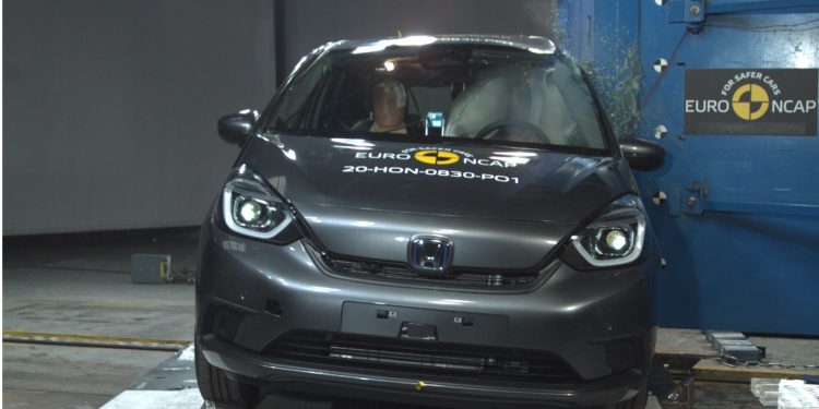Novos Honda Jazz e Crosstar Hybrid obtêm pontuação máxima no Euro NCAP 13