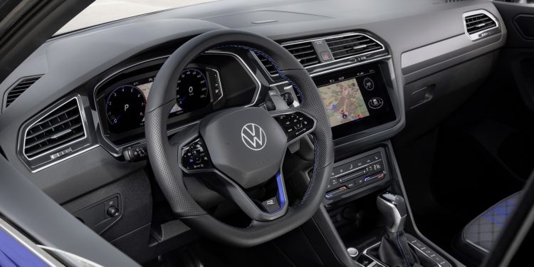 Novo Volkswagen Tiguan R promete intimidar muitos desportivos! 25