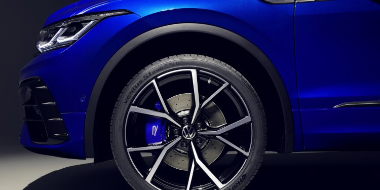 Novo Volkswagen Tiguan R promete intimidar muitos desportivos! 21