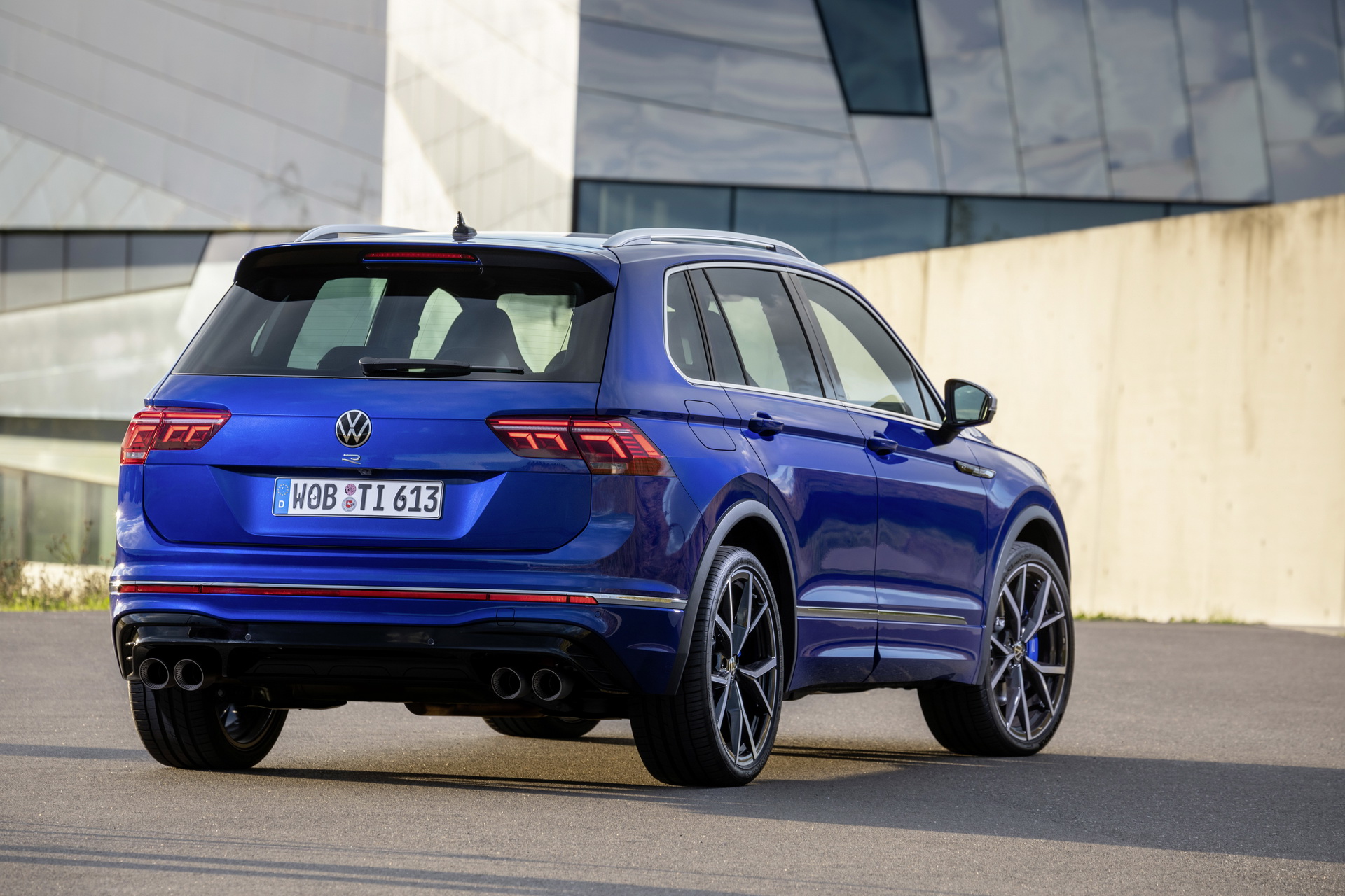 Novo Volkswagen Tiguan R promete intimidar muitos desportivos! 15