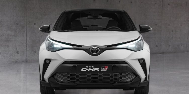 Toyota revela C-HR em versão exclusiva GR Sport Hybrid 16
