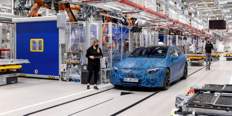 Mercedes-Benz lança seis novos modelos EQ até 2022 14