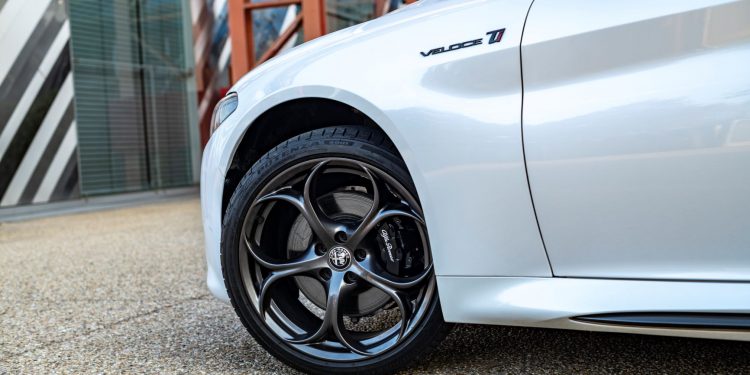 Alfa Romeo lança a gama 2021 e apresenta o novo Stelvio Veloce Ti 18