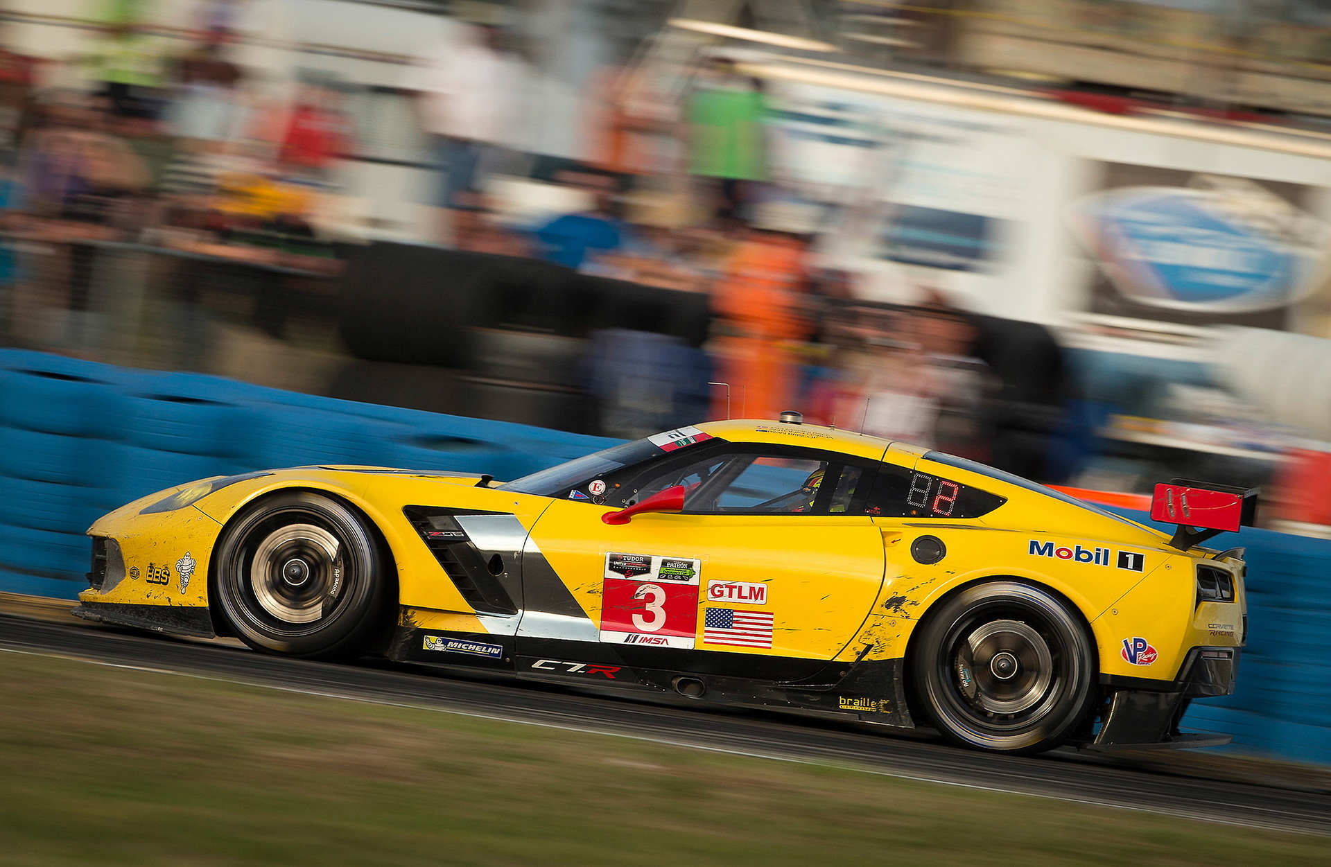 O Chevrolet Corvette C7.R vencedor das 24h de Daytona está à venda! 15