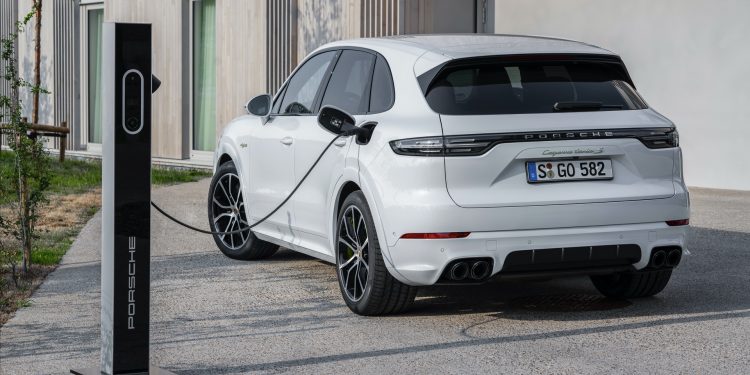 A Porsche já produziu 1 milhão de Cayennes! 24