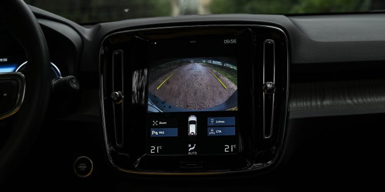 Volvo XC40 T5 Plug-In Hybrid: Ecológicos 260cv! 52