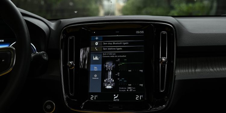 Volvo XC40 T5 Plug-In Hybrid: Ecológicos 260cv! 53