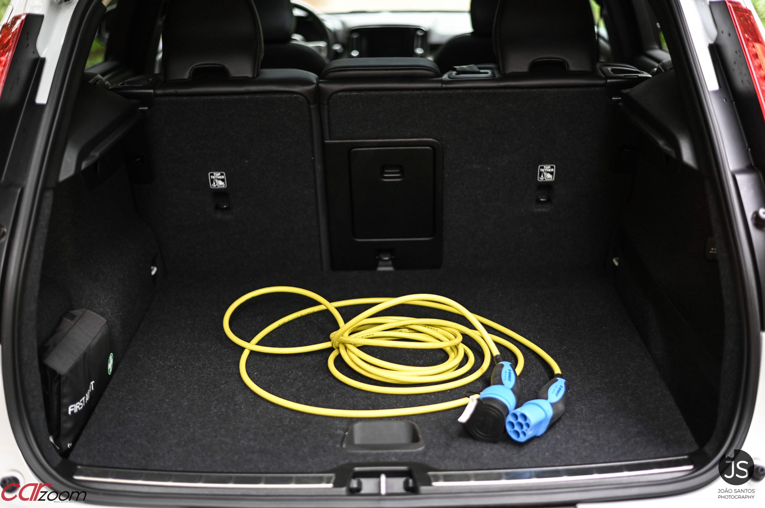 Volvo XC40 T5 Plug-In Hybrid: Ecológicos 260cv! 35