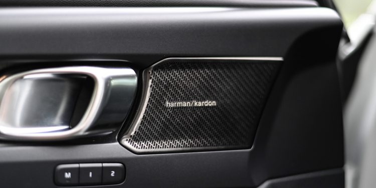 Volvo XC40 T5 Plug-In Hybrid: Ecológicos 260cv! 45