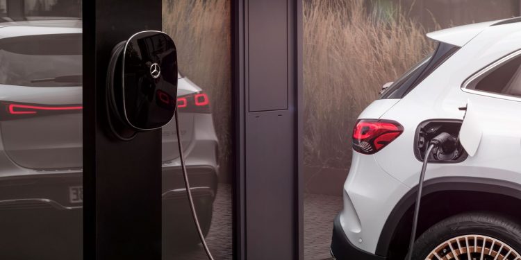 Novo Mercedes-Benz EQA 17