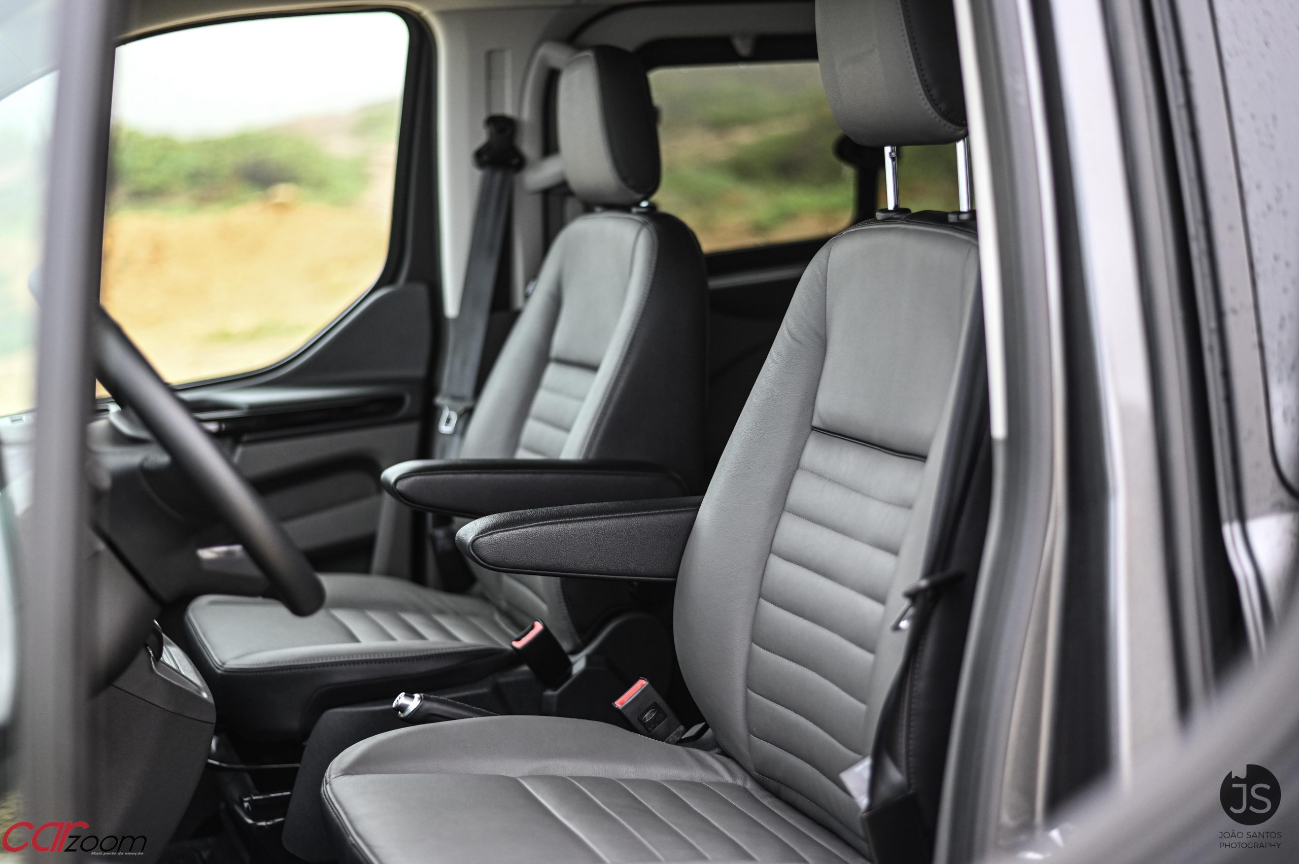 Ford Tourneo Custom PHEV: VIP e Ecológico! 31 Ford Tourneo Custom PHEV: VIP e Ecológico! 31