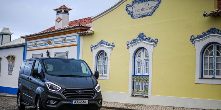 Ford Tourneo Custom PHEV: VIP e Ecológico! 60 Ford Tourneo Custom PHEV: VIP e Ecológico! 60