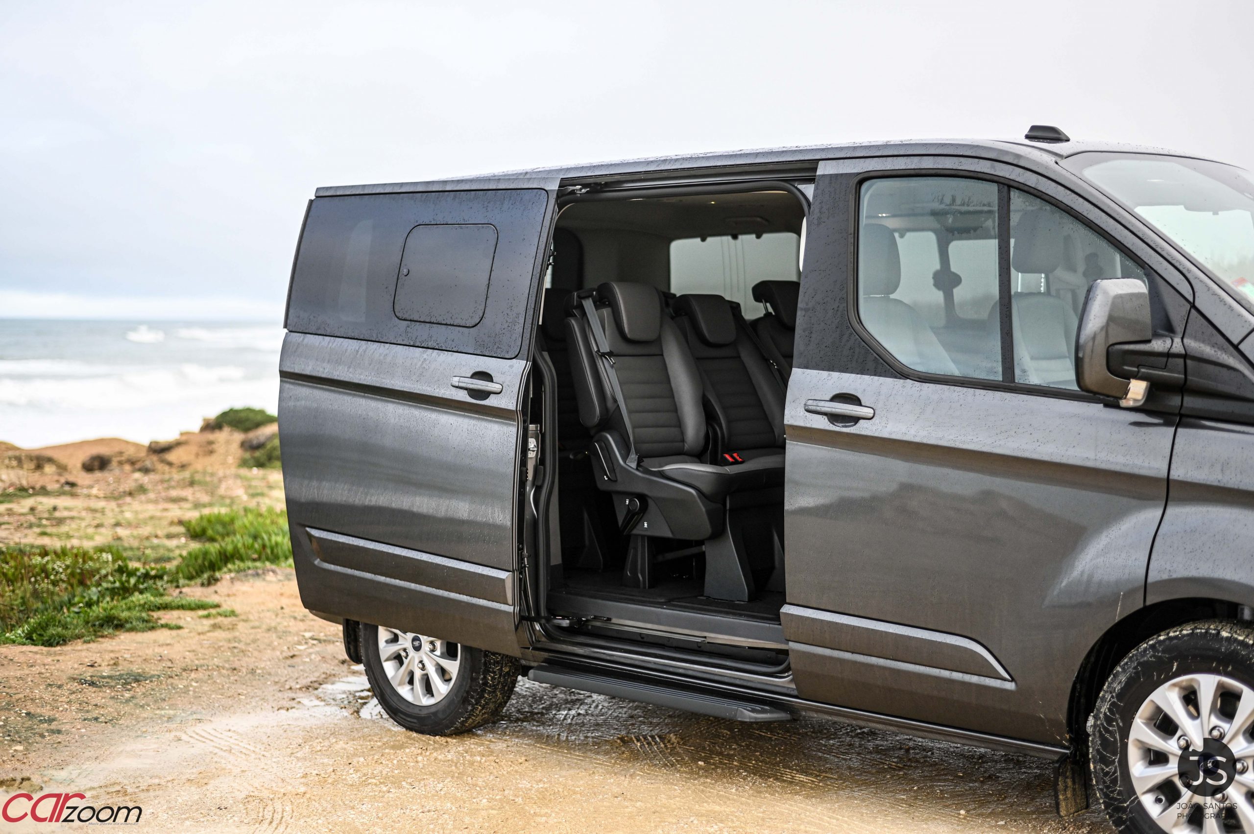 Ford Tourneo Custom PHEV: VIP e Ecológico! 24 Ford Tourneo Custom PHEV: VIP e Ecológico! 24