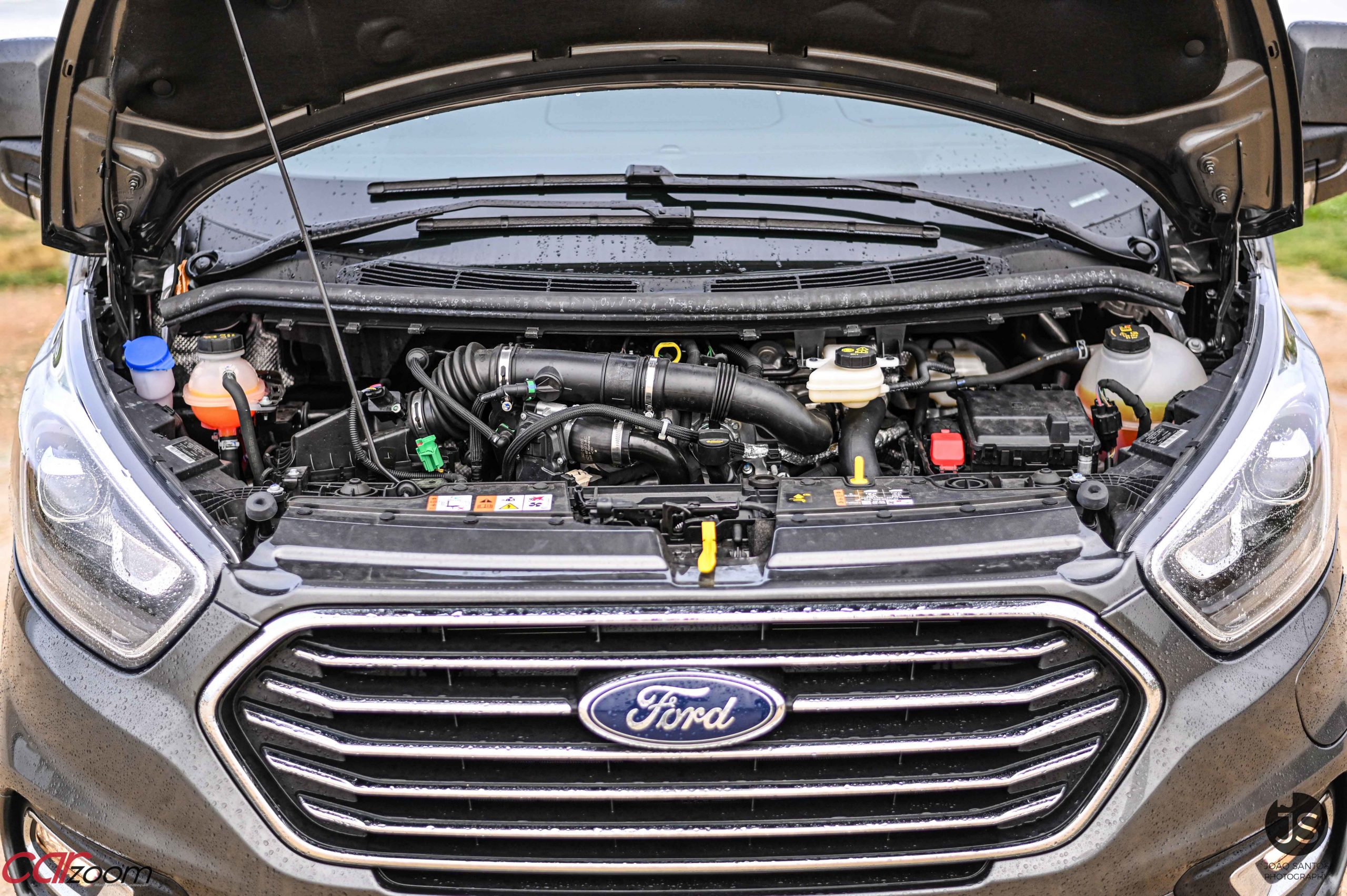 Ford Tourneo Custom PHEV: VIP e Ecológico! 28 Ford Tourneo Custom PHEV: VIP e Ecológico! 28