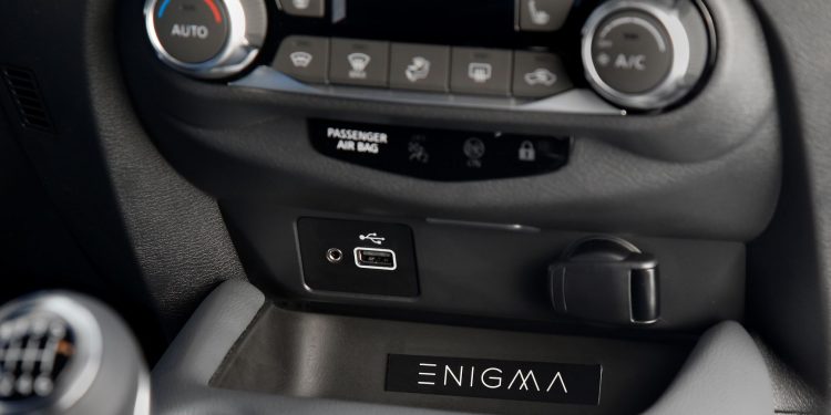 Novo Nissan JUKE ENIGMA com atualizações personalizadas no exterior 16