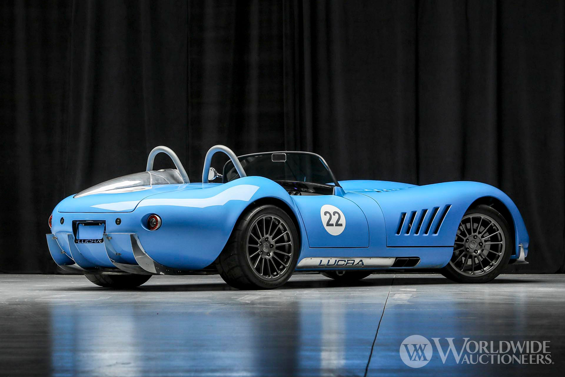 Lucra LC470 Roadster vai a leilão! 15