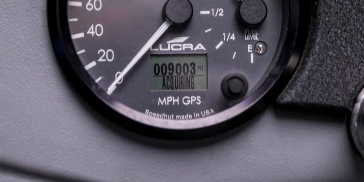 Lucra LC470 Roadster vai a leilão! 17