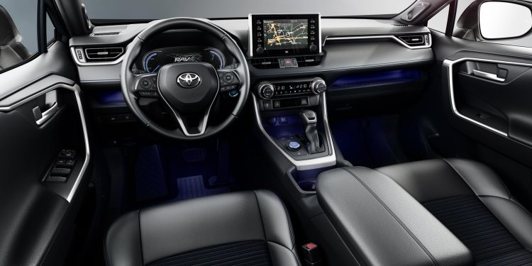 Toyota apresenta novo RAV4 Hybrid Black Edition 14