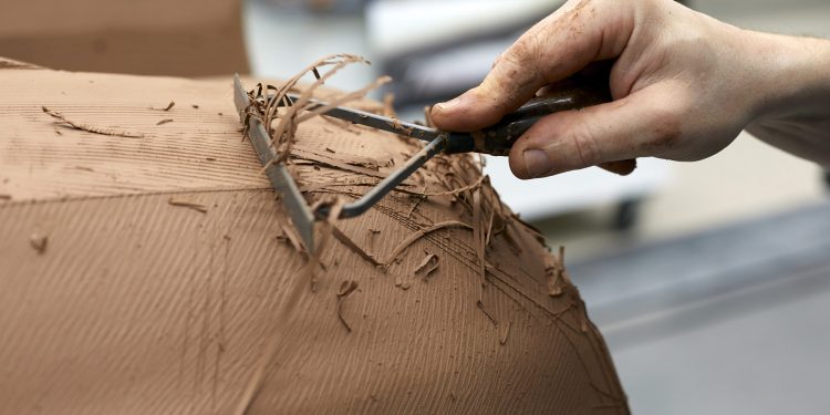 Os artesãos modeladores de argila da Mazda(video) 13