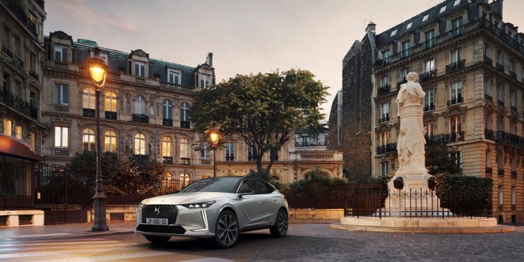 Novo DS 4 destaca-se pelo ‘design’ carismático 15