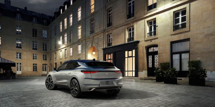 Novo DS 4 destaca-se pelo ‘design’ carismático 16