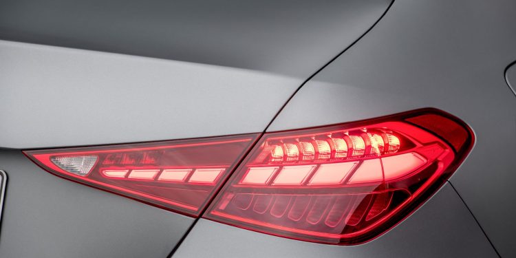 Novo Mercedes-Benz Classe C Limousine e Station 13