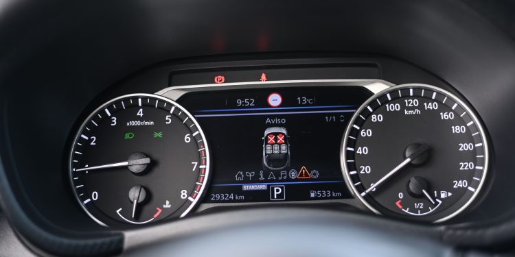 Nissan JUKE 1.0 DCT7: Distinção de olhos em bico! 44 Nissan JUKE 1.0 DCT7: Distinção de olhos em bico! 44